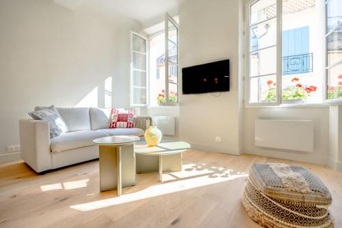 Petit Gambetta l Bright & Fresh l Shellter Rentals