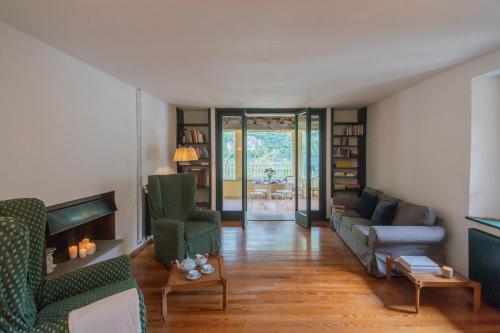 Residenza Regina on the Lake by Rent All Como