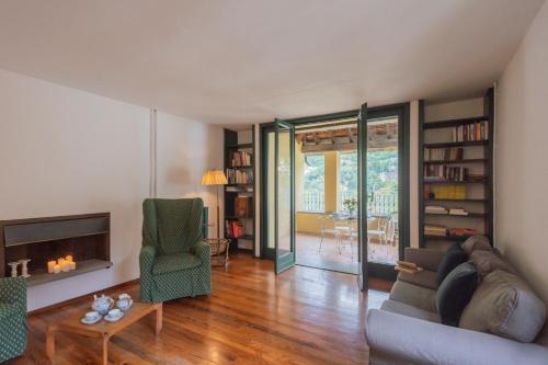 Residenza Regina on the Lake by Rent All Como