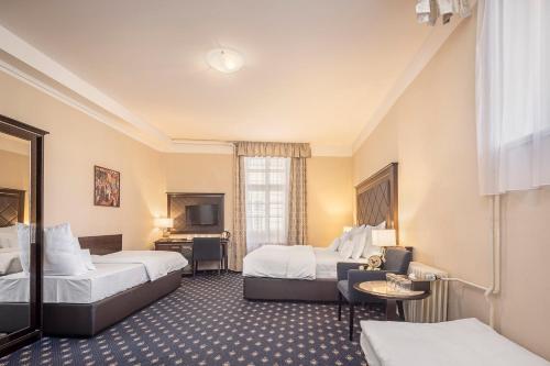 Pytloun Old Armoury Hotel Prague