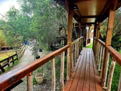 GITES O FIL DE L'EAU piscine spa accès rivière