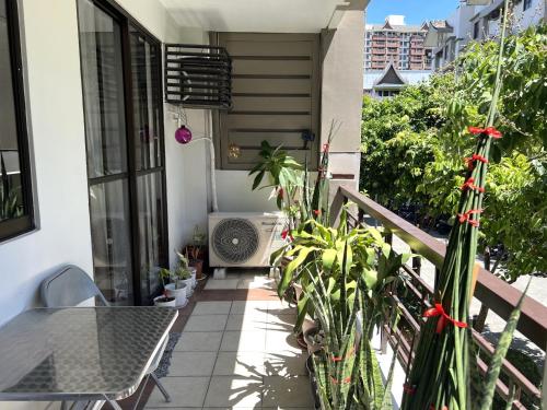 Stunning 2BR apt, 65 sq m Netflix at Rosewood Pointe Residences near BGC