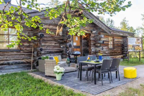 Log House Kuukkeli Teerenpesä