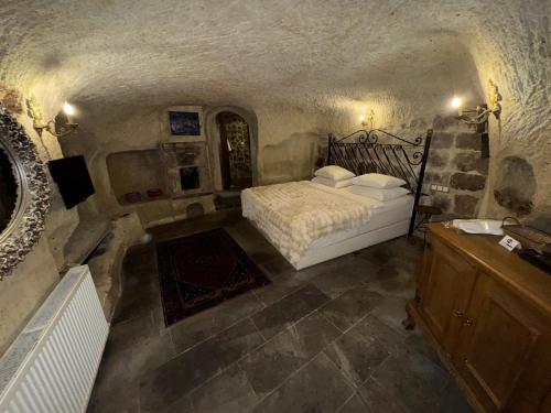 Cave Art Hotel
