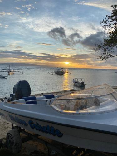 Nitasnipahut Pamilacan island