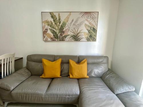 3BR Pioneer Condo, Boni Edsa MRT linked, with netflix2