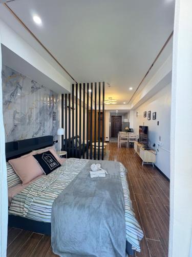 Sybaysuites staycation near Okada COD MOA NAIA airport Solaire