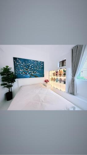 Le Luxe 102 by Ara li