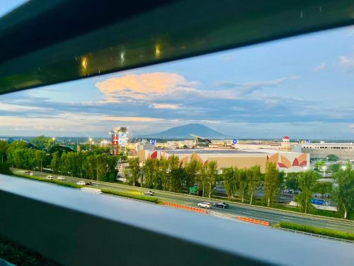 Grey's Suite At Azure North Pampanga