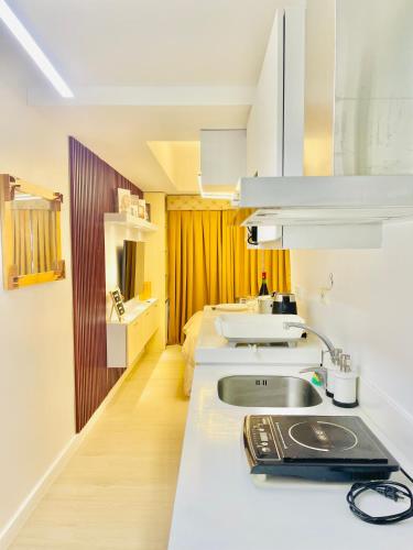 Grey's Suite At Azure North Pampanga