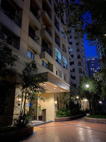 1BR Condominium in Forbestown BGC Near St Luke Fort Bonifacio