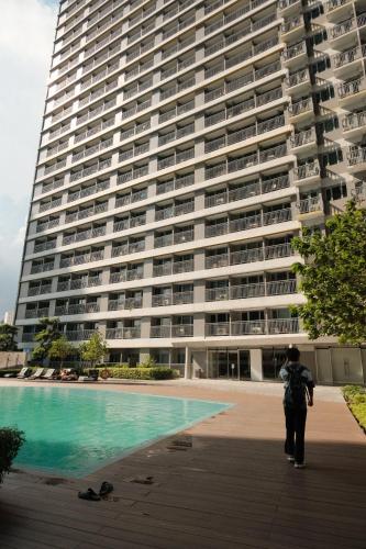 The Metro Suite - 1BR Condo 36F with City View