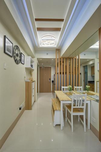 Stylish Central Space near SM Mall of Asia with WIFI