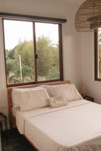 Private home in Panglao near white beaches with 600 Mbps WiFi & Solar