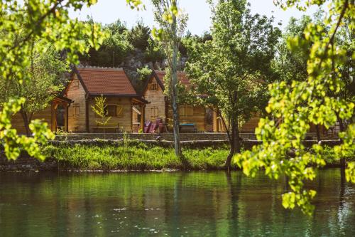 River huts Zrmanja