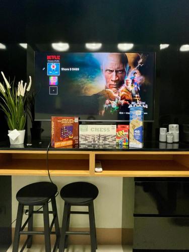 Minimalist Stay Mall of Asia WiFi, Netflix, Self Checkin