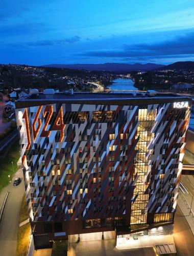 Home Hotel 1624