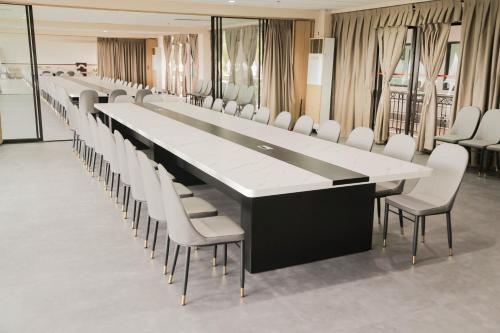 Bohol Plaza Resort and Restaurant