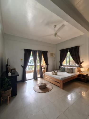 Family 2 bed apartment with stunning sea views