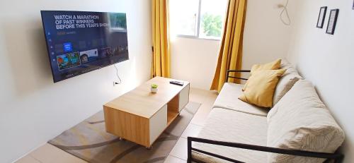 Mike's Place at Marina Spatial