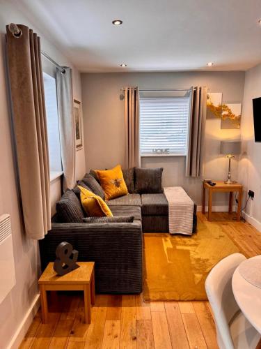 Detached one bedroom house near to castle and cathedral