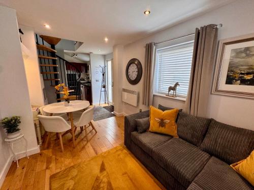 Detached one bedroom house near to castle and cathedral