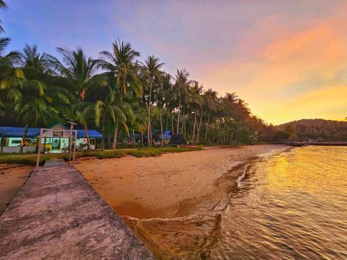 DK2 Resort - Hidden Natural Beach Spot - Direct Tours & Fast Internet