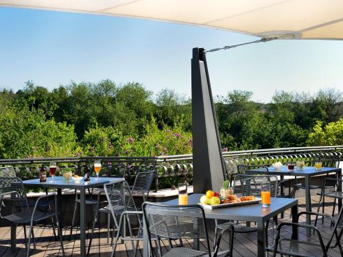 A. Roma Lifestyle Hotel