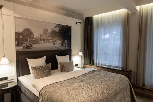 Ascot Hotel