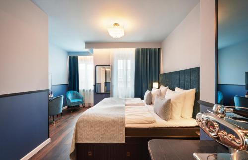 WIDE Hotel