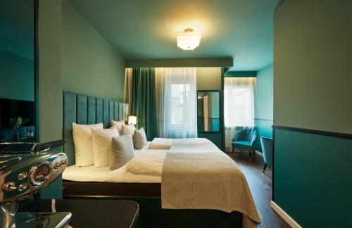 WIDE Hotel