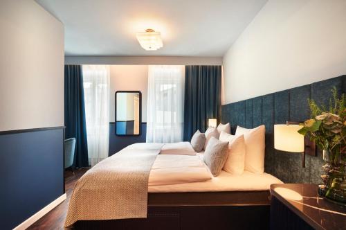 WIDE Hotel