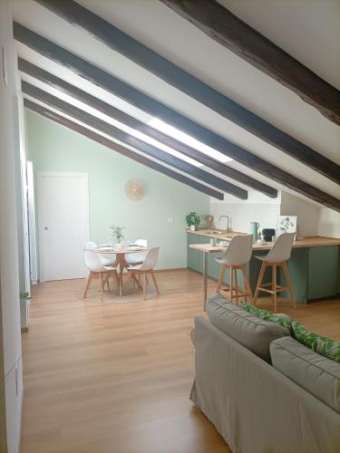 Loving My Rooms 1 - Deliziosa Mansarda in Centro