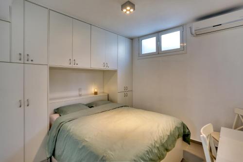 Helios Studios & Apartments