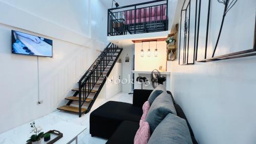 2 Beds Spacious Centrally Located Loft Apartment