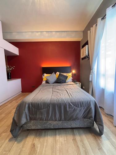 Stylish Urban in Central Location with 500Mbps WiFi and Private Parking