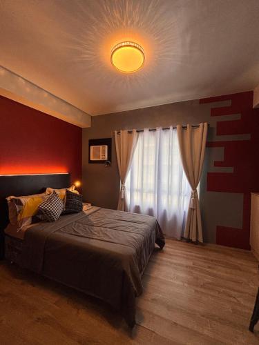 Stylish Urban in Central Location with 500Mbps WiFi and Private Parking