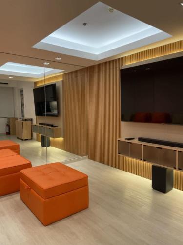 Supreme Luxury 2BR Condo - Azure Urban Resort Residences near Manila Airport