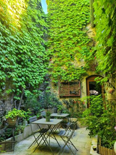 Chambres D Hotes Le Clos Des Vins D Anges