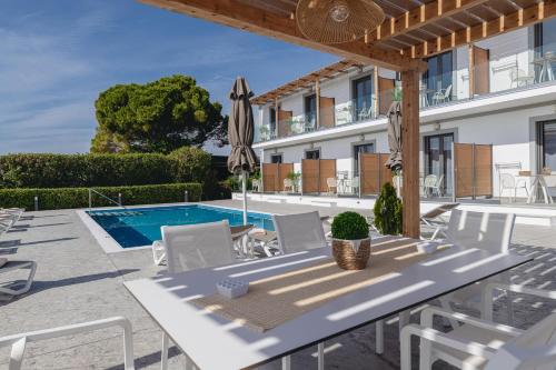 White Canvas Boutique Studios