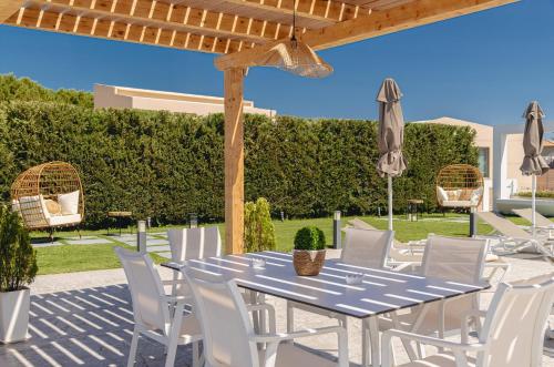 White Canvas Boutique Studios