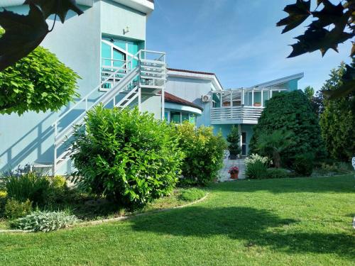 Cozy rooms in wine town - Modra