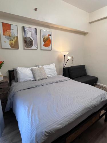 Studio with Balcony, Fast Wifi, Pool & Gym Access, near IT Park