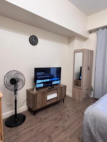 Studio with Balcony, Fast Wifi, Pool & Gym Access, near IT Park