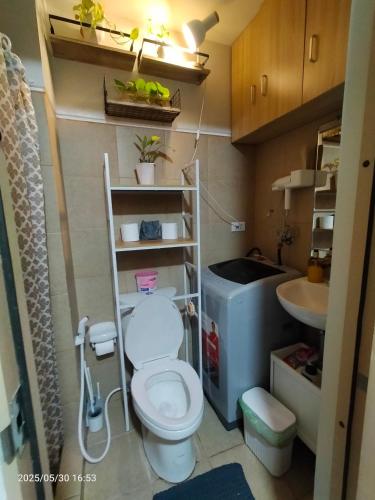 821 Field Res Condo by Bambie with 2 wifi