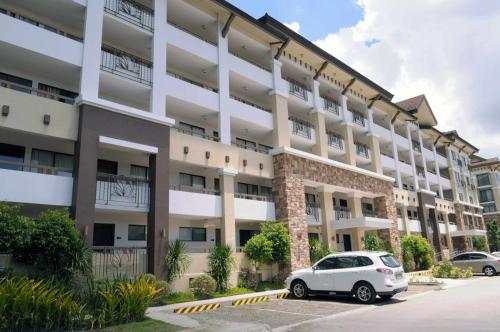 2BR Condo with Free Pool and Wifi beside SM Ecoland