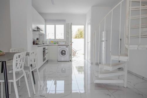 2BD Garden Apartment