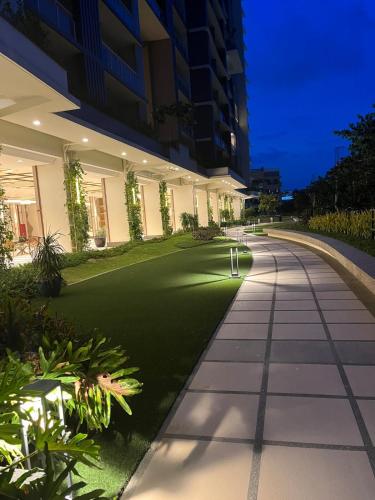 86 sqm, 3BR condo, Free Prking, WiFi, ntflx