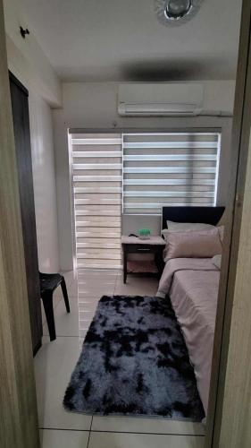 De Luxe, Standard and Studio Suites -The Breeze Residences-close to Airport, Mall of Asia, US Embassy