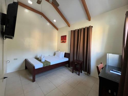 Blue Lagoon Inn & Suites